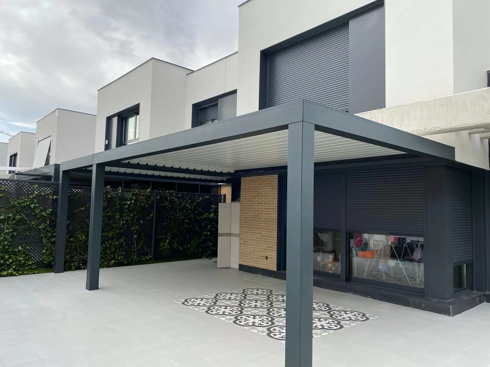 %Pérgolas bioclimáticas% 21 Pérgolas Bioclimáticas en Madrid